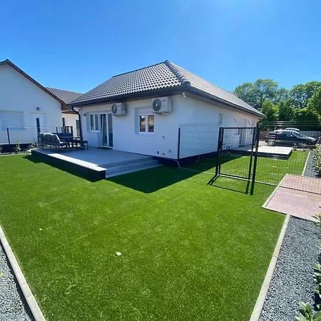 Honfi Ferienhaus *